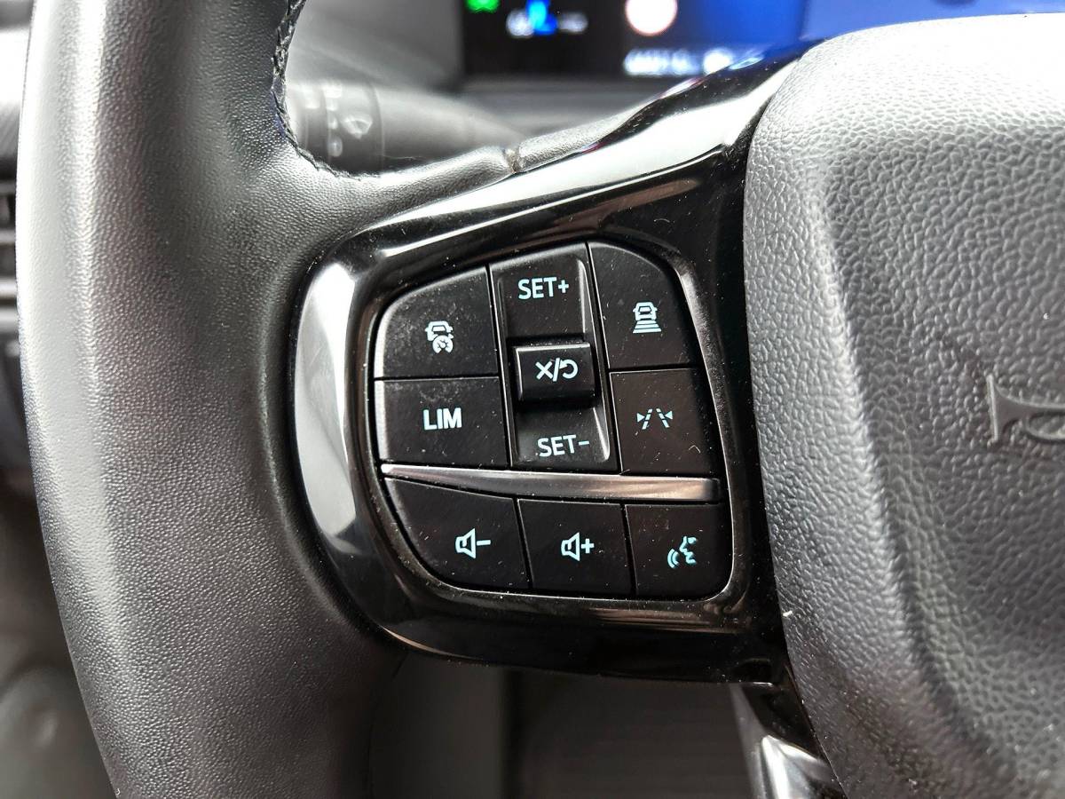 Ford Transit Custom Ford Transit Custom 300 2.0 TDCI L2H1 Trend Nieuw Model Automaat Ford Transit Custom 300 2.0 TDCI L2H1 Trend NM Automaat Navigatie Parkeersensoren Camera