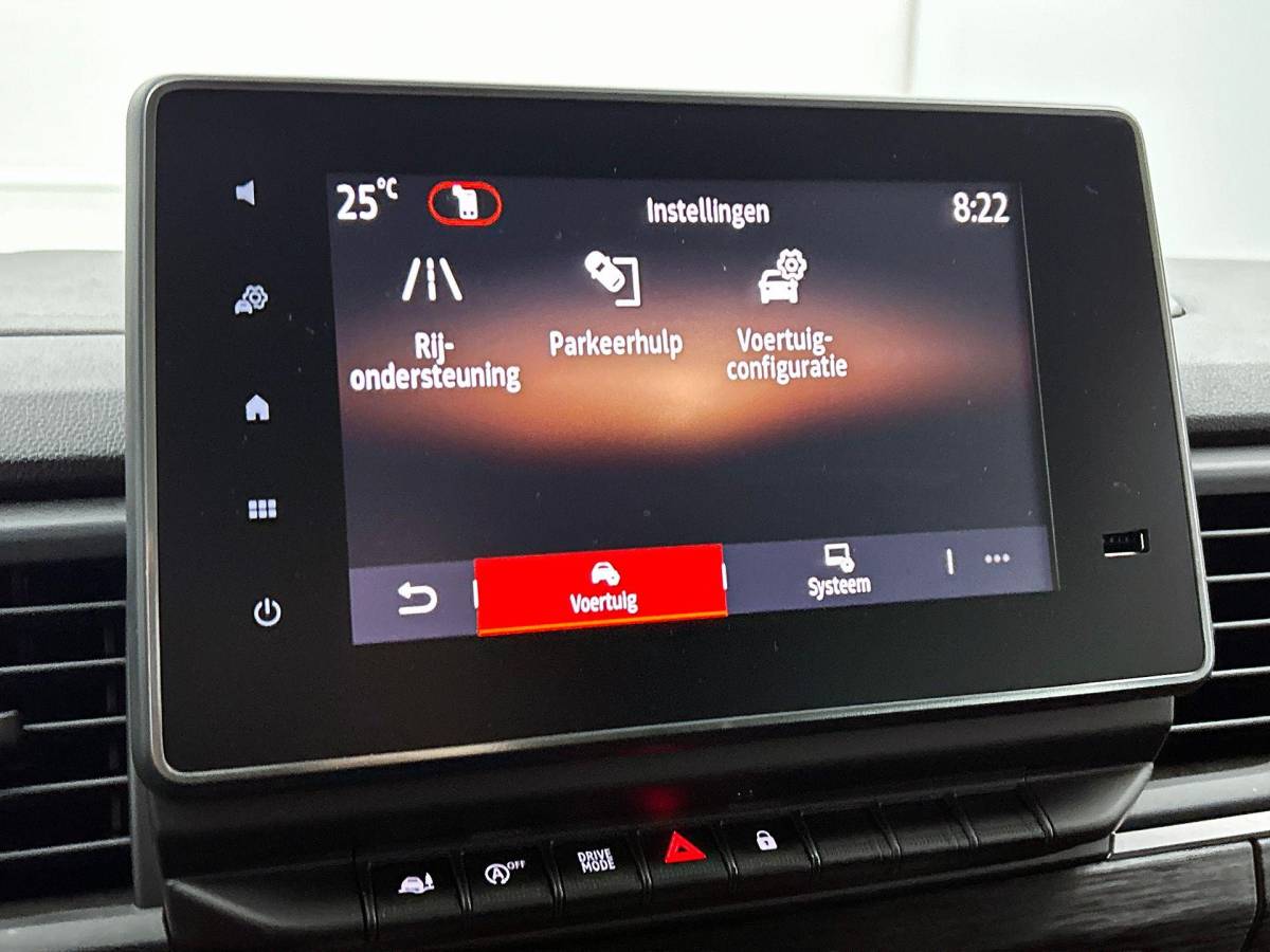 Renault Trafic Renault Trafic 2.0 Blue dC1 150PK L2H1 Dubbele Cabine Automaat Navigatie Airco Lichtmetalen velgen Betimmering Trekhaak Camera Parkeer sensoren Dab