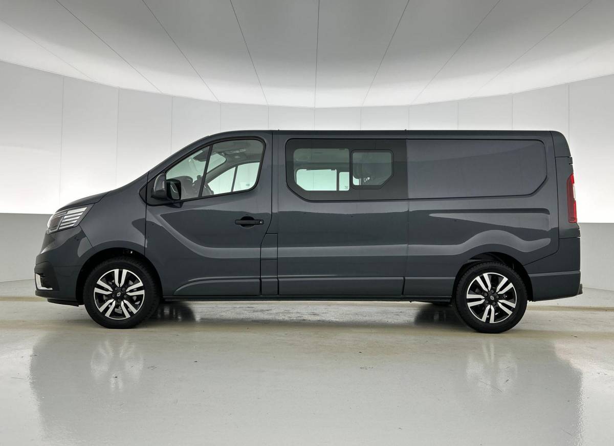 Renault Trafic Renault Trafic 2.0 Blue dC1 150PK L2H1 Dubbele Cabine Automaat Navigatie Airco Lichtmetalen velgen Betimmering Trekhaak Camera Parkeer sensoren Dab