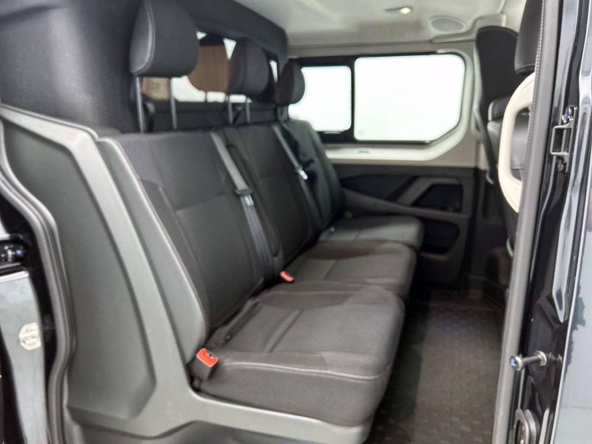 Renault Trafic Renault Trafic 2.0 Blue dC1 150PK L2H1 Dubbele Cabine Automaat Navigatie Airco Lichtmetalen velgen Betimmering Trekhaak Camera Parkeer sensoren Dab