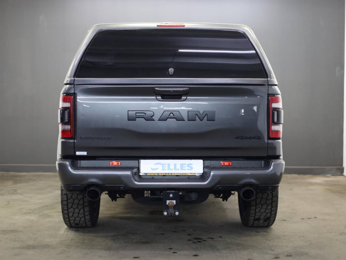 Dodge Ram 1500 Dodge Ram 1500 5.7 V8 4×4 Crew Cab Laramie Night | Hardtop | Luchtvering | Night Package | 4Play velgen met All Terrain banden |