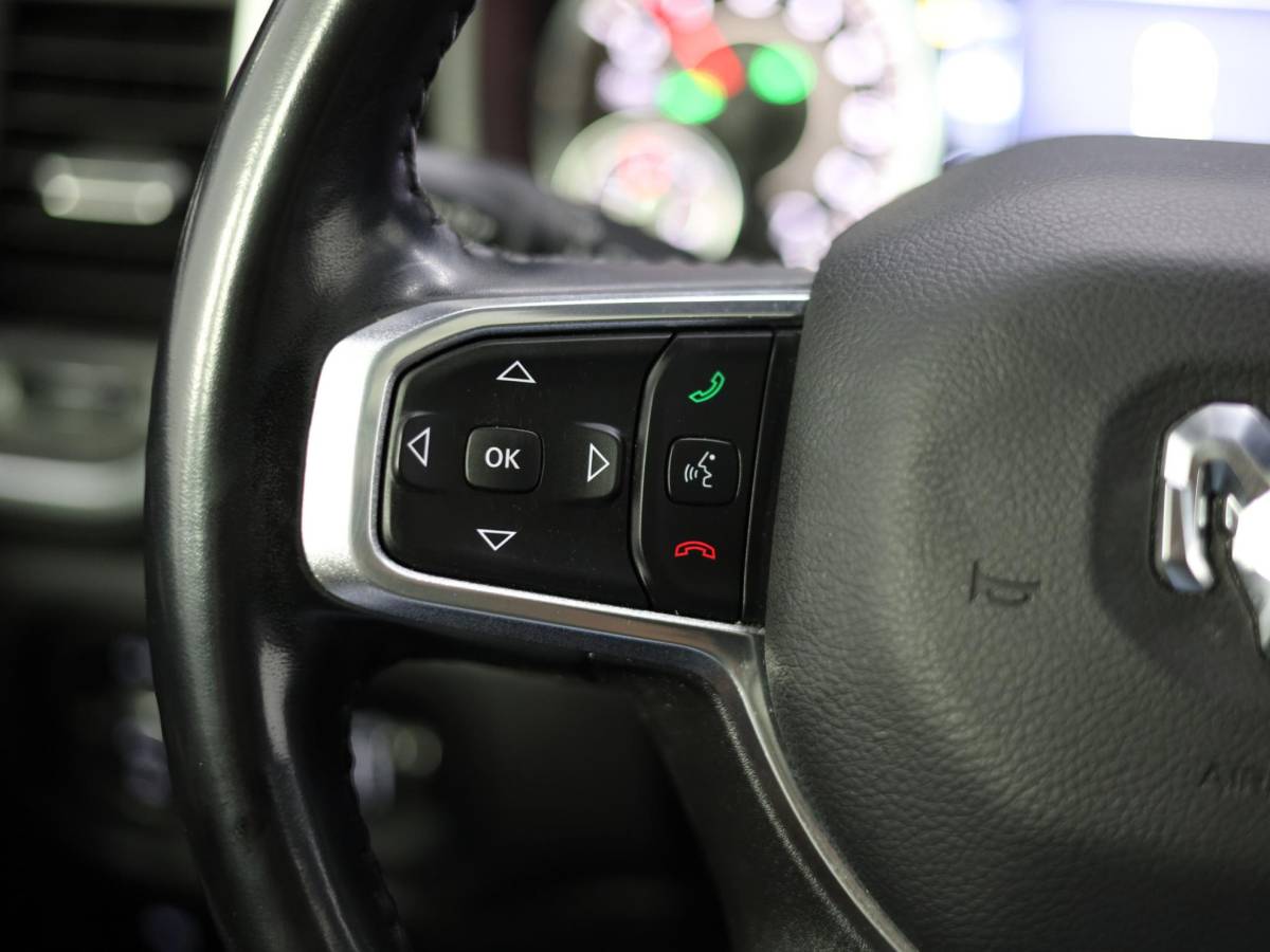 Dodge Ram 1500 Dodge Ram 1500 5.7 V8 4×4 Crew Cab Laramie Night | Hardtop | Luchtvering | Night Package | 4Play velgen met All Terrain banden |