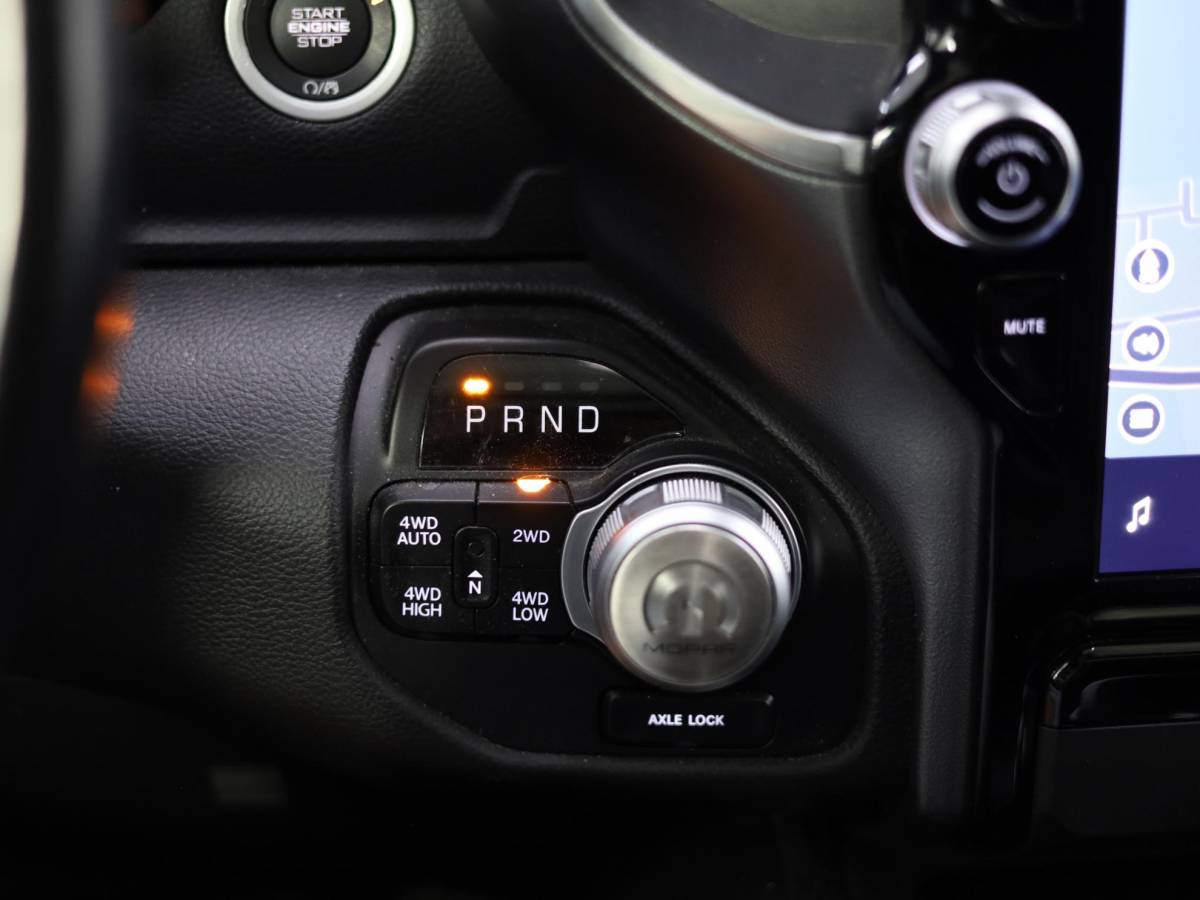 Dodge Ram 1500 Dodge Ram 1500 5.7 V8 4×4 Crew Cab Laramie Night | Hardtop | Luchtvering | Night Package | 4Play velgen met All Terrain banden |