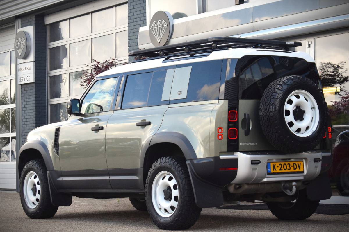 Land Rover Defender Land Rover Defender 110 2.0 P300 110 SE 7p. OrigNL 7-zits | Panodak!
