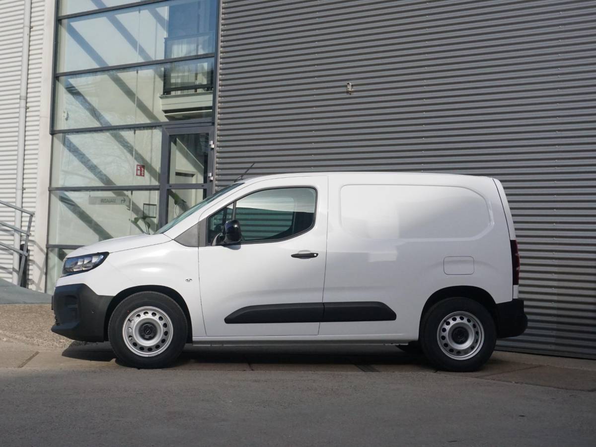 Opel Combo-e Opel Combo Electric L1 50kWh | camera | Apple Carplay/Android Auto  | laadruimtebetimmering  | Comfort stoelen | rijklaarprijs