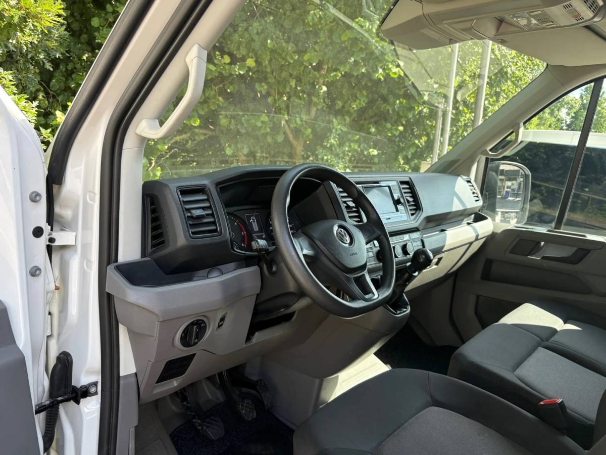 Volkswagen Crafter Volkswagen CRAFTER 35 2.0 TDI L3H2||140PK|airco|cruise|achteruitrijcamera|bluetooth|zes versnellingen|drie zitplaatsen|EURO6.