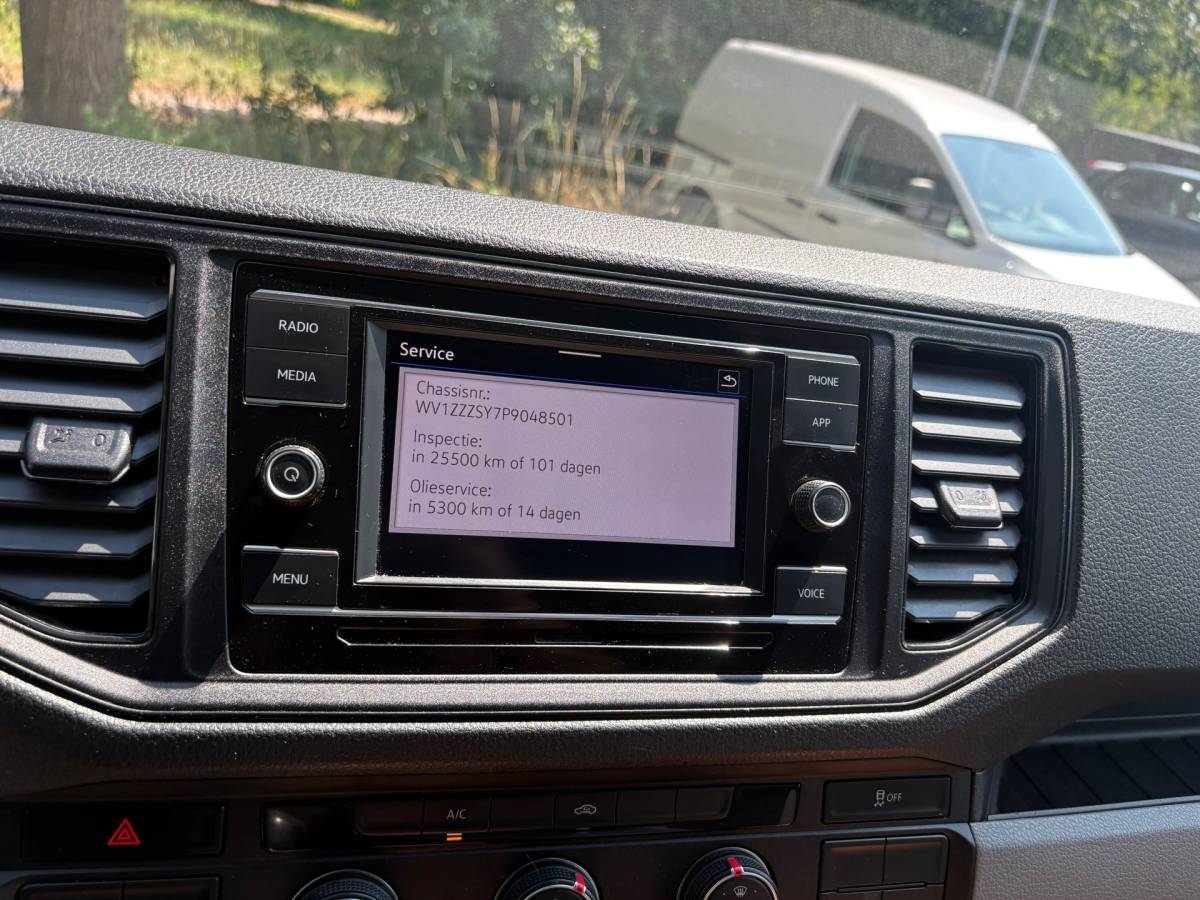 Volkswagen Crafter Volkswagen CRAFTER 35 2.0 TDI L3H2||140PK|airco|cruise|achteruitrijcamera|bluetooth|zes versnellingen|drie zitplaatsen|EURO6.