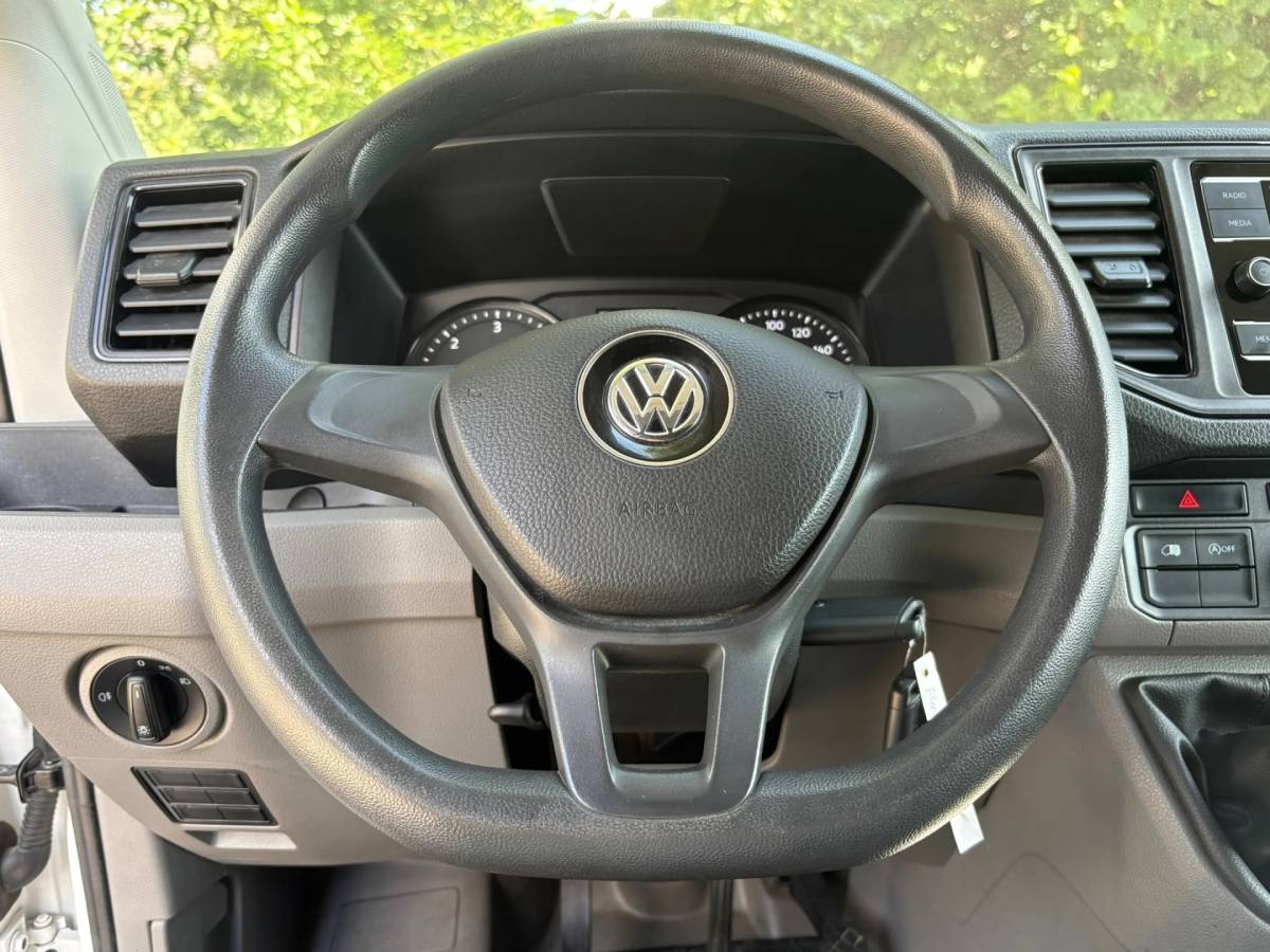 Volkswagen Crafter Volkswagen CRAFTER 35 2.0 TDI L3H2||140PK|airco|cruise|achteruitrijcamera|bluetooth|zes versnellingen|drie zitplaatsen|EURO6.