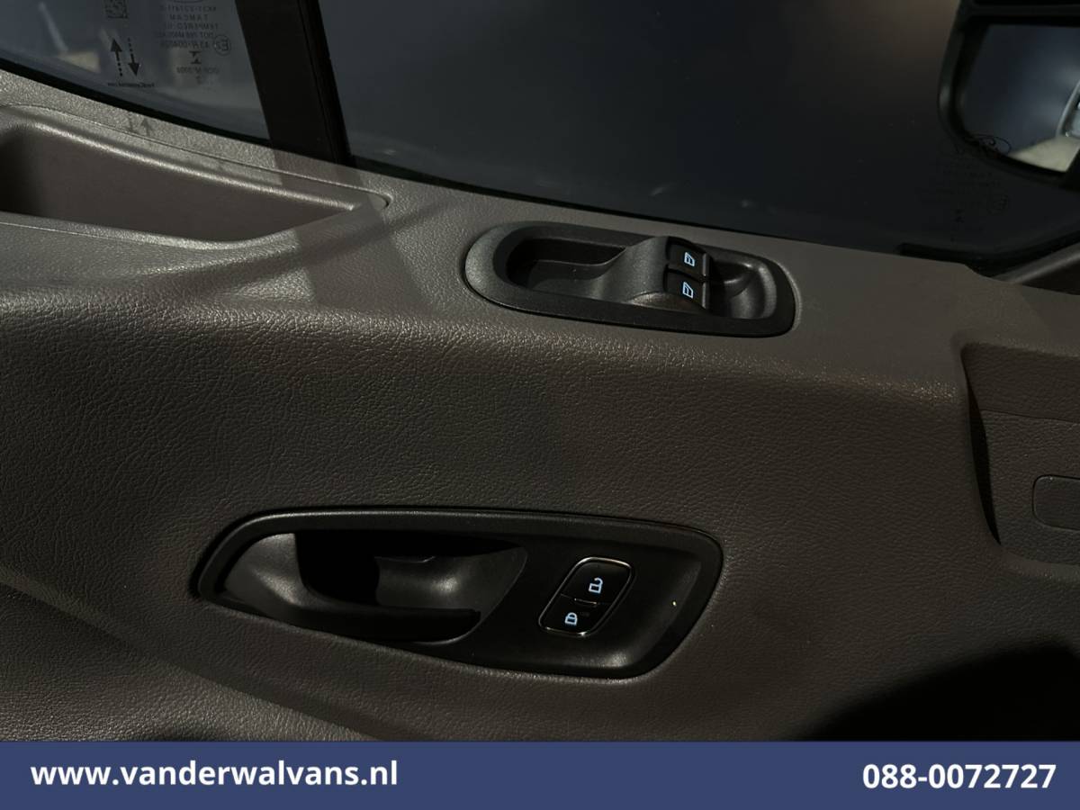 Ford Transit Ford Transit 2.0 TDCI 161pk Bakwagen Laadklep Euro6 Airco | Cruisecontrol | Verwarmde voorruit Bijrijdersbank, 1040kg laadvermogen, zijdeur mogelijk 1750 ex btw meerprijs
