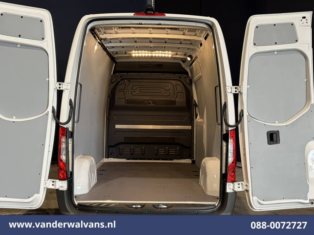 Mercedes-Benz Sprinter Mercedes-Benz Sprinter 315 CDI 150pk L2H2 Euro6 Airco | Camera | Apple Carplay | Cruisecontrol | Chauffeursstoel | Leder Android Auto, Parkeersensoren, Bijrijdersbank
