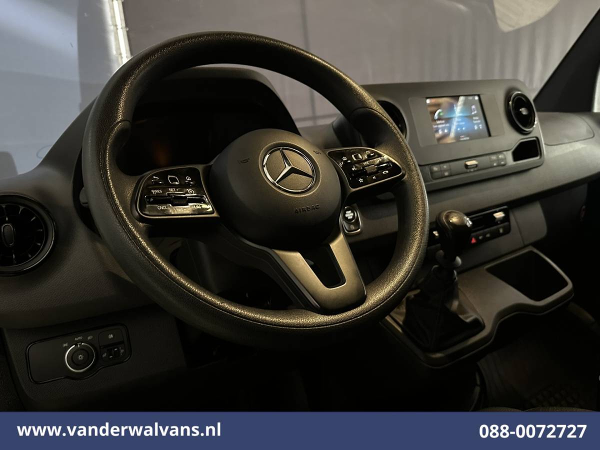 Mercedes-Benz Sprinter Mercedes-Benz Sprinter 315 CDI 150pk L2H2 Euro6 Airco | Camera | Apple Carplay | Cruisecontrol | Chauffeursstoel | Leder Android Auto, Parkeersensoren, Bijrijdersbank
