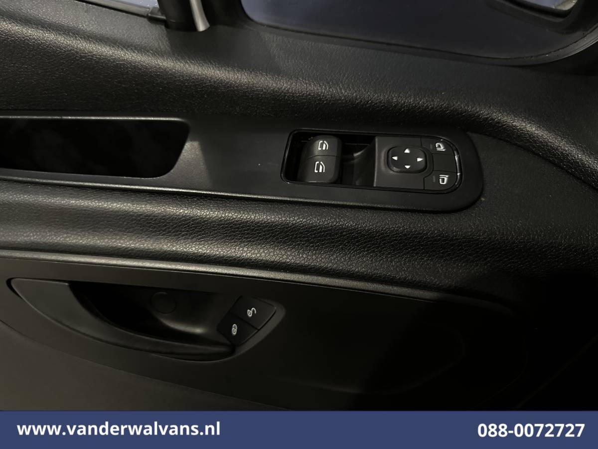 Mercedes-Benz Sprinter Mercedes-Benz Sprinter 315 CDI 150pk L2H2 Euro6 Airco | Camera | Apple Carplay | Cruisecontrol | Chauffeursstoel | Leder Android Auto, Parkeersensoren, Bijrijdersbank