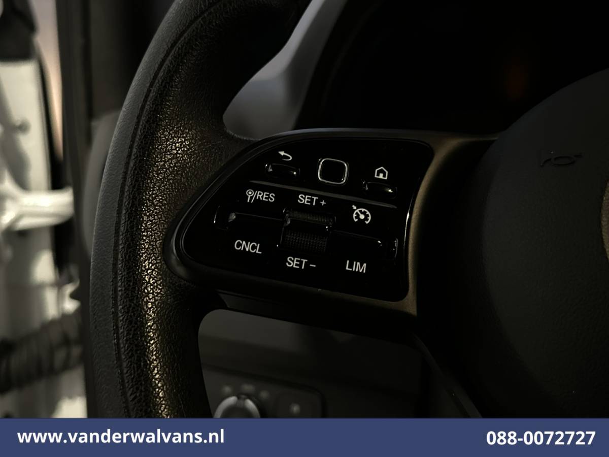 Mercedes-Benz Sprinter Mercedes-Benz Sprinter 315 CDI 150pk L2H2 Euro6 Airco | Camera | Apple Carplay | Cruisecontrol | Chauffeursstoel | Leder Android Auto, Parkeersensoren, Bijrijdersbank