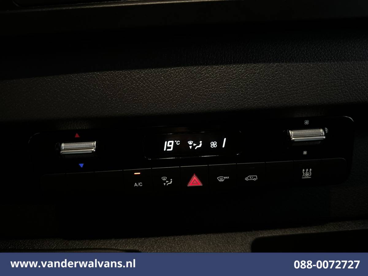 Mercedes-Benz Sprinter Mercedes-Benz Sprinter 315 CDI 150pk L2H2 Euro6 Airco | Camera | Apple Carplay | Cruisecontrol | Chauffeursstoel | Leder Android Auto, Parkeersensoren, Bijrijdersbank