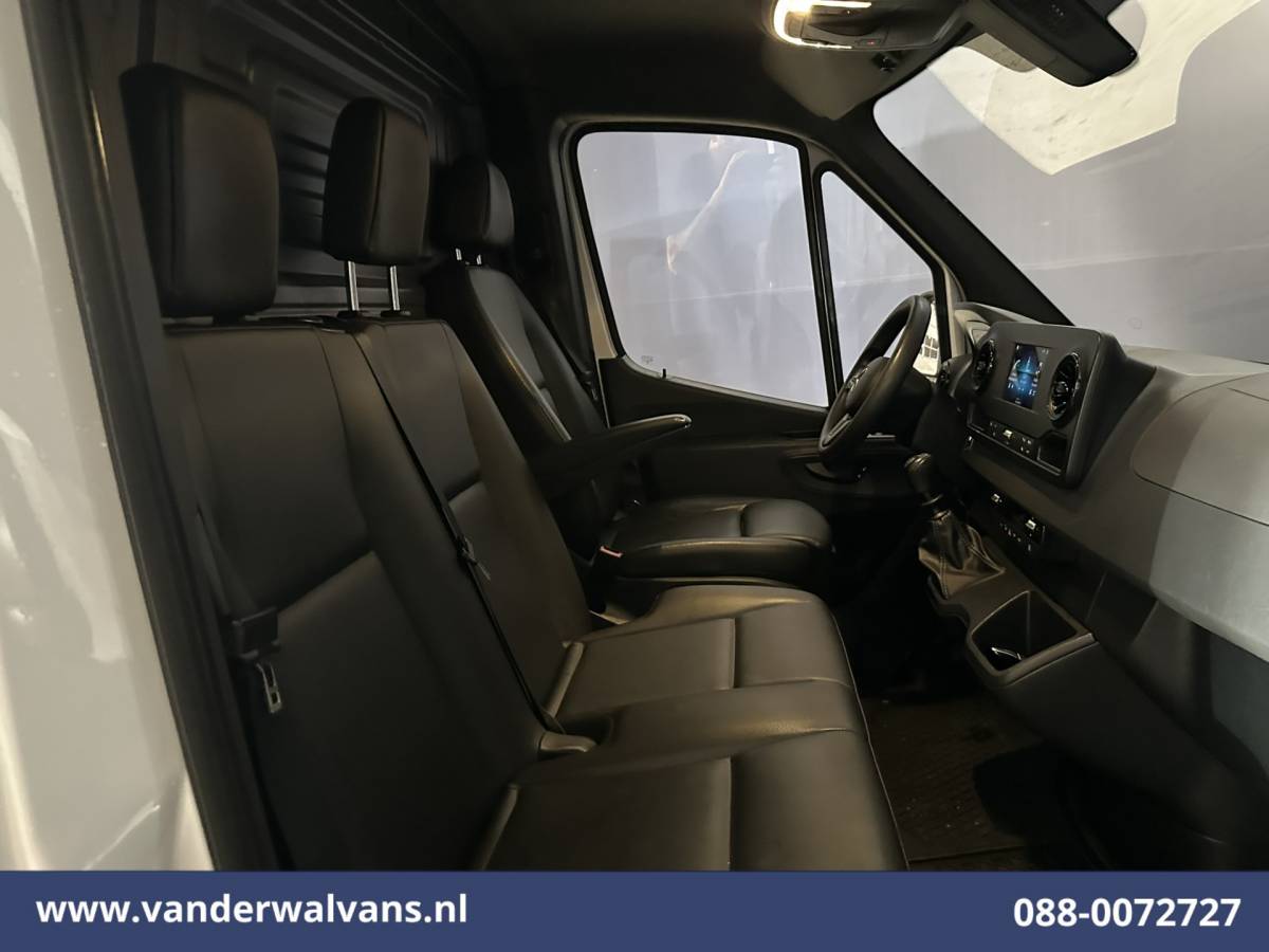 Mercedes-Benz Sprinter Mercedes-Benz Sprinter 315 CDI 150pk L2H2 Euro6 Airco | Camera | Apple Carplay | Cruisecontrol | Chauffeursstoel | Leder Android Auto, Parkeersensoren, Bijrijdersbank