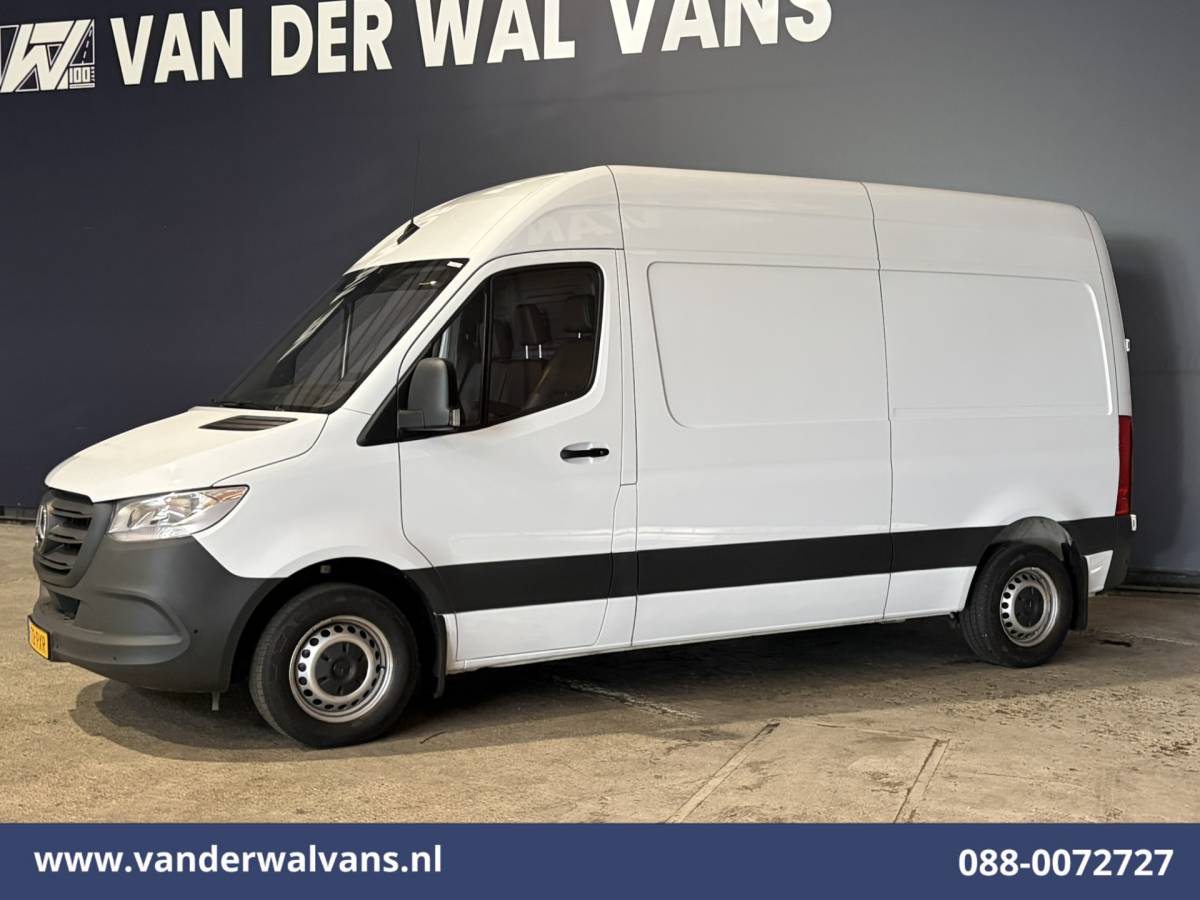 Mercedes-Benz Sprinter Mercedes-Benz Sprinter 315 CDI 150pk L2H2 Euro6 Airco | Camera | Apple Carplay | Cruisecontrol | Chauffeursstoel | Leder Android Auto, Parkeersensoren, Bijrijdersbank
