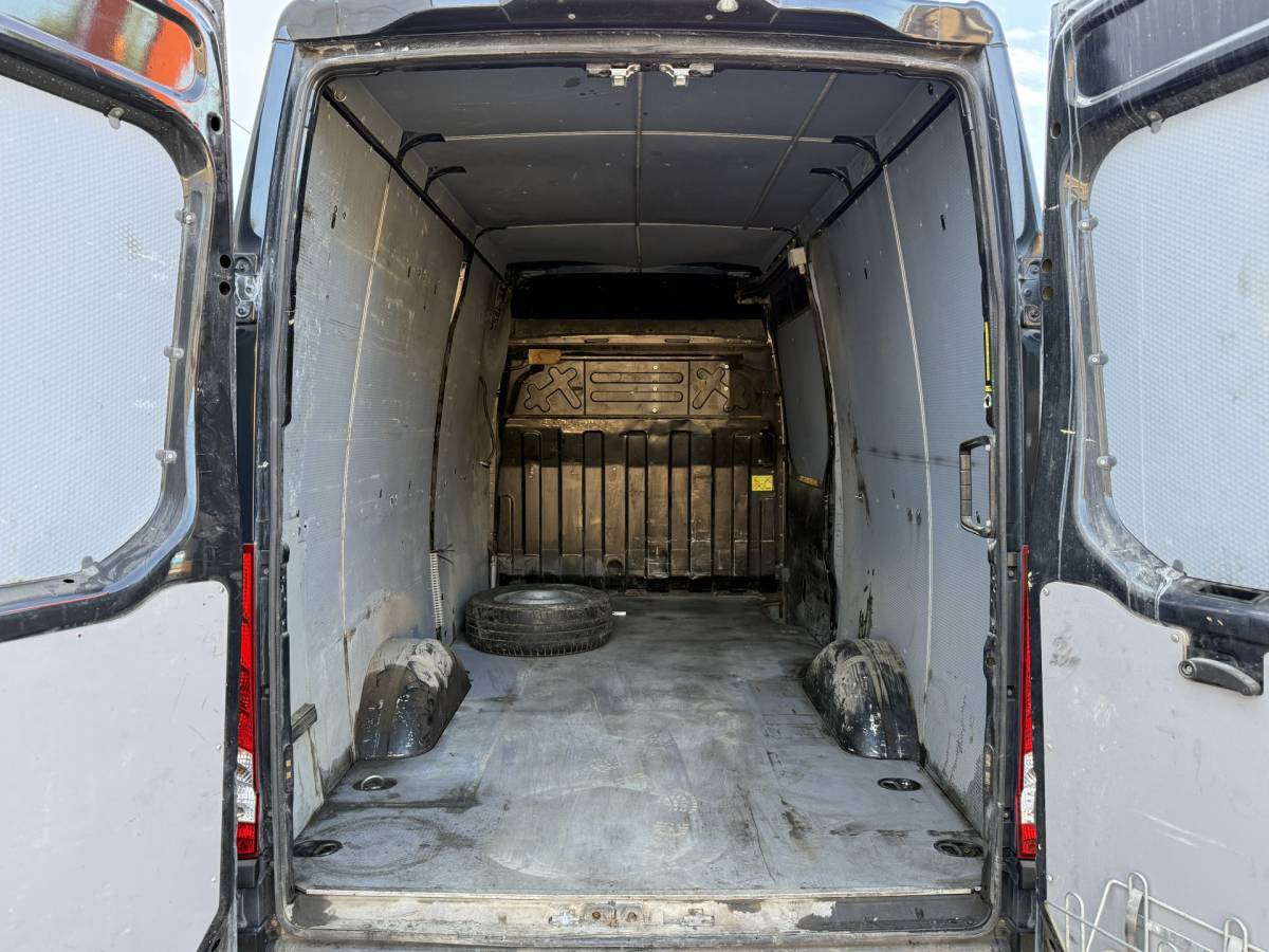 Iveco Daily Iveco Daily 35S14 2.3 Automaat L2H2 Climate Control Cruise Control 3.5t Trekhaak