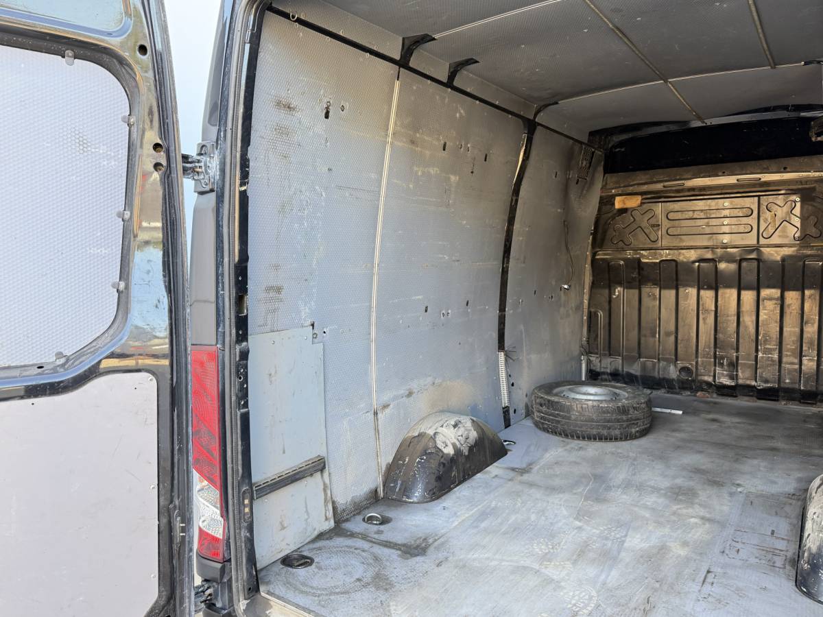 Iveco Daily Iveco Daily 35S14 2.3 Automaat L2H2 Climate Control Cruise Control 3.5t Trekhaak