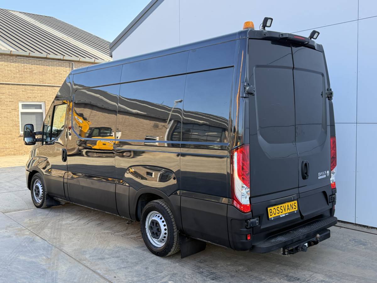 Iveco Daily Iveco Daily 35S14 2.3 Automaat L2H2 Climate Control Cruise Control 3.5t Trekhaak