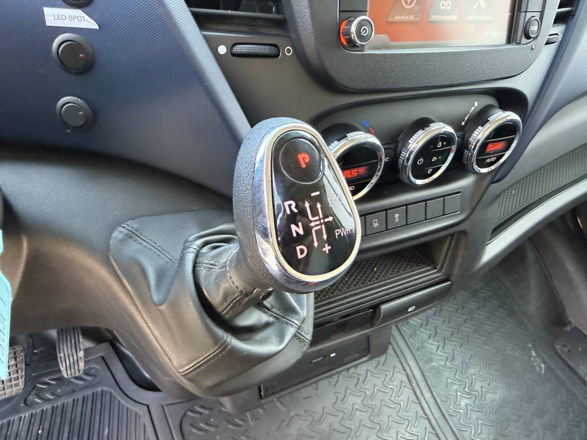 Iveco Daily Iveco Daily 35S14 2.3 Automaat L2H2 Climate Control Cruise Control 3.5t Trekhaak