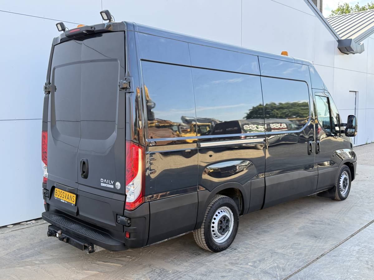 Iveco Daily Iveco Daily 35S14 2.3 Automaat L2H2 Climate Control Cruise Control 3.5t Trekhaak