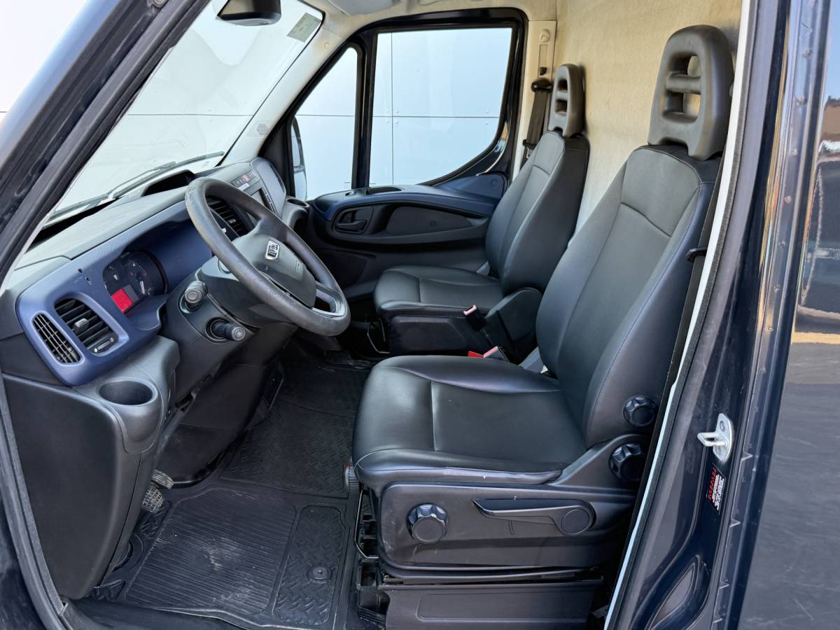Iveco Daily Iveco Daily 35S14 2.3 Automaat L2H2 Climate Control Cruise Control 3.5t Trekhaak