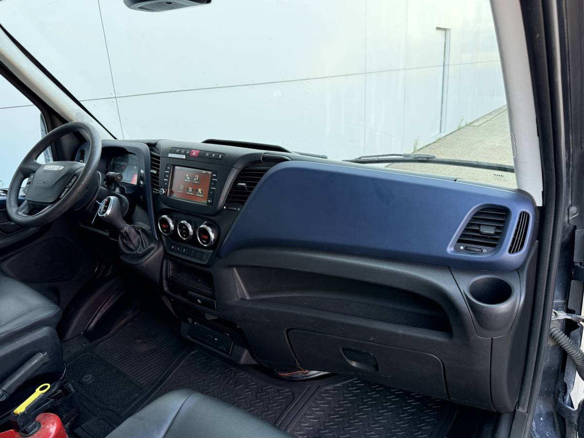 Iveco Daily Iveco Daily 35S14 2.3 Automaat L2H2 Climate Control Cruise Control 3.5t Trekhaak