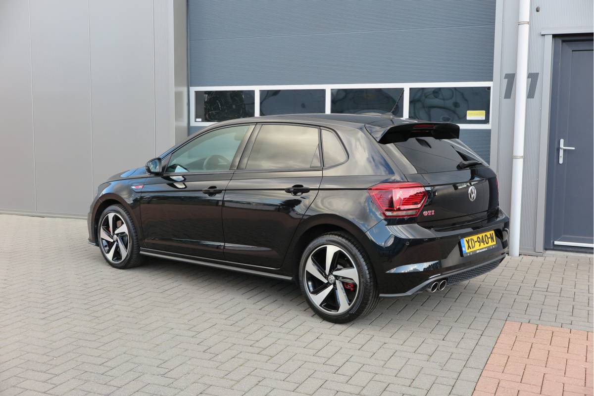 Volkswagen Polo Volkswagen Polo 2.0 TSI GTI 147kw 200PK DSG Led, Virtual cockpit , Stoelverwarming , Navi , Carplay, PDC, Schakelflippers , Camera ,Adaptive cruise  , etc. (Recent onderhouden , historie volledig bekend)