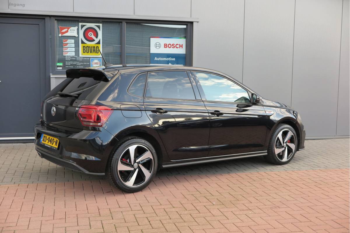 Volkswagen Polo Volkswagen Polo 2.0 TSI GTI 147kw 200PK DSG Led, Virtual cockpit , Stoelverwarming , Navi , Carplay, PDC, Schakelflippers , Camera ,Adaptive cruise  , etc. (Recent onderhouden , historie volledig bekend)