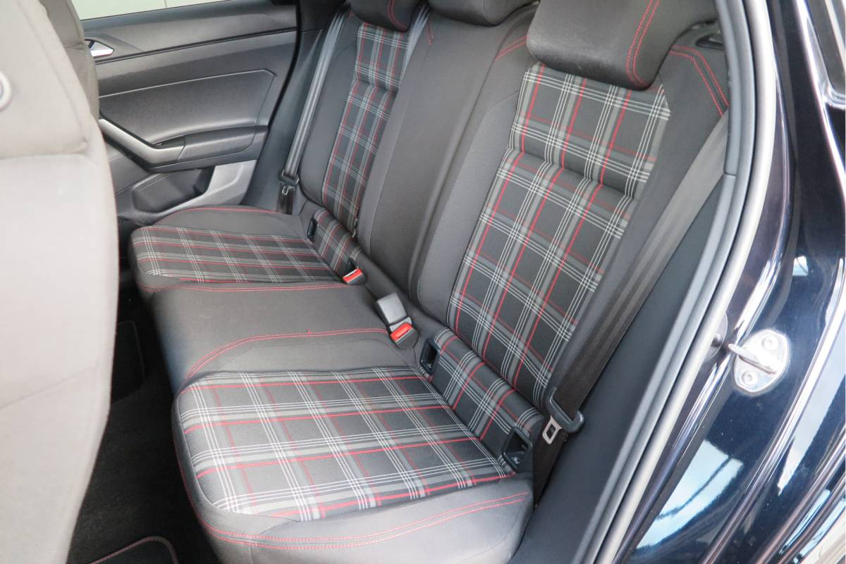 Volkswagen Polo Volkswagen Polo 2.0 TSI GTI 147kw 200PK DSG Led, Virtual cockpit , Stoelverwarming , Navi , Carplay, PDC, Schakelflippers , Camera ,Adaptive cruise  , etc. (Recent onderhouden , historie volledig bekend)