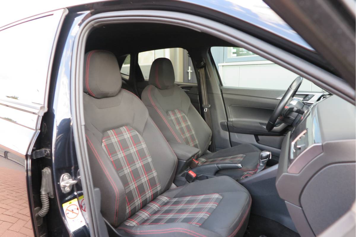 Volkswagen Polo Volkswagen Polo 2.0 TSI GTI 147kw 200PK DSG Led, Virtual cockpit , Stoelverwarming , Navi , Carplay, PDC, Schakelflippers , Camera ,Adaptive cruise  , etc. (Recent onderhouden , historie volledig bekend)