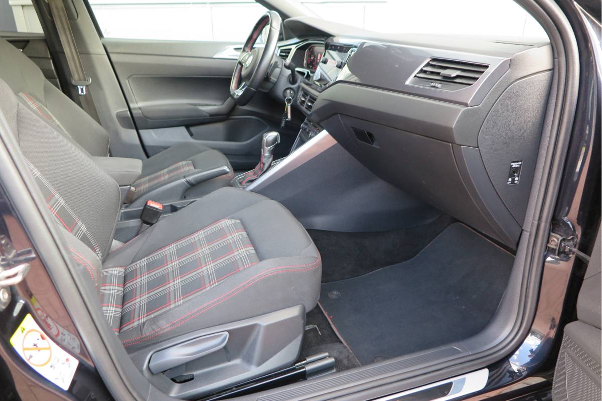 Volkswagen Polo Volkswagen Polo 2.0 TSI GTI 147kw 200PK DSG Led, Virtual cockpit , Stoelverwarming , Navi , Carplay, PDC, Schakelflippers , Camera ,Adaptive cruise  , etc. (Recent onderhouden , historie volledig bekend)