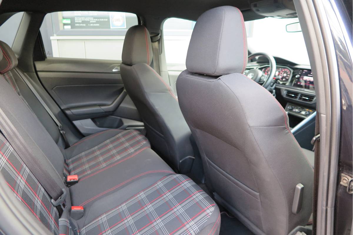 Volkswagen Polo Volkswagen Polo 2.0 TSI GTI 147kw 200PK DSG Led, Virtual cockpit , Stoelverwarming , Navi , Carplay, PDC, Schakelflippers , Camera ,Adaptive cruise  , etc. (Recent onderhouden , historie volledig bekend)