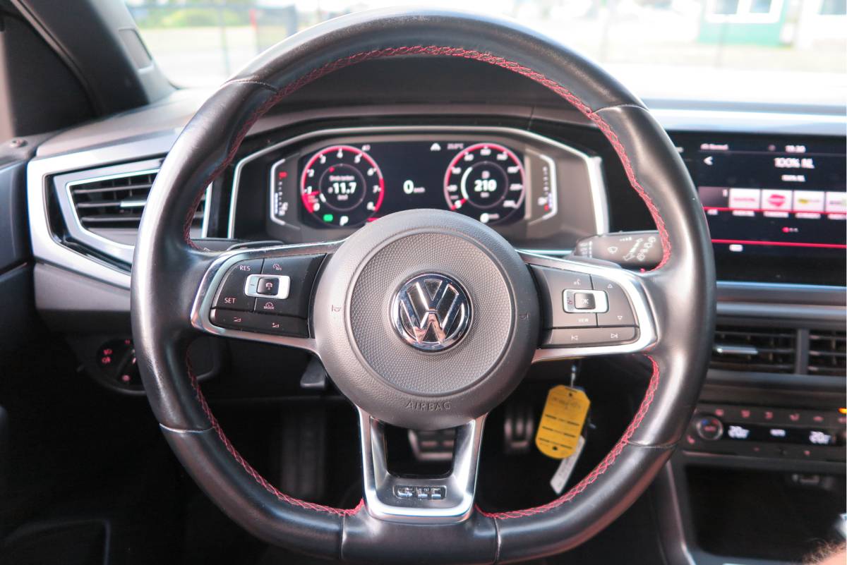 Volkswagen Polo Volkswagen Polo 2.0 TSI GTI 147kw 200PK DSG Led, Virtual cockpit , Stoelverwarming , Navi , Carplay, PDC, Schakelflippers , Camera ,Adaptive cruise  , etc. (Recent onderhouden , historie volledig bekend)