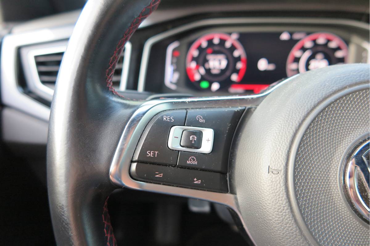 Volkswagen Polo Volkswagen Polo 2.0 TSI GTI 147kw 200PK DSG Led, Virtual cockpit , Stoelverwarming , Navi , Carplay, PDC, Schakelflippers , Camera ,Adaptive cruise  , etc. (Recent onderhouden , historie volledig bekend)