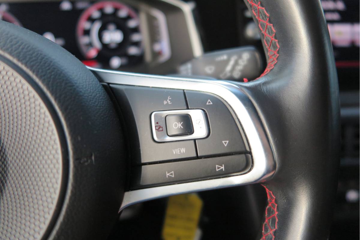 Volkswagen Polo Volkswagen Polo 2.0 TSI GTI 147kw 200PK DSG Led, Virtual cockpit , Stoelverwarming , Navi , Carplay, PDC, Schakelflippers , Camera ,Adaptive cruise  , etc. (Recent onderhouden , historie volledig bekend)