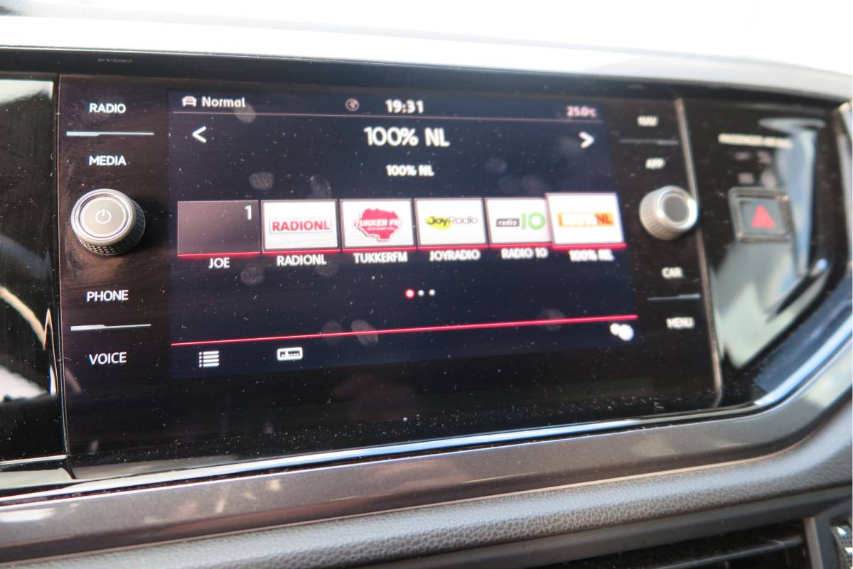 Volkswagen Polo Volkswagen Polo 2.0 TSI GTI 147kw 200PK DSG Led, Virtual cockpit , Stoelverwarming , Navi , Carplay, PDC, Schakelflippers , Camera ,Adaptive cruise  , etc. (Recent onderhouden , historie volledig bekend)