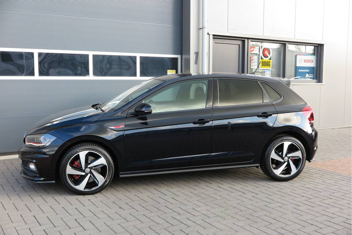 Volkswagen Polo Volkswagen Polo 2.0 TSI GTI 147kw 200PK DSG Led, Virtual cockpit , Stoelverwarming , Navi , Carplay, PDC, Schakelflippers , Camera ,Adaptive cruise  , etc. (Recent onderhouden , historie volledig bekend)