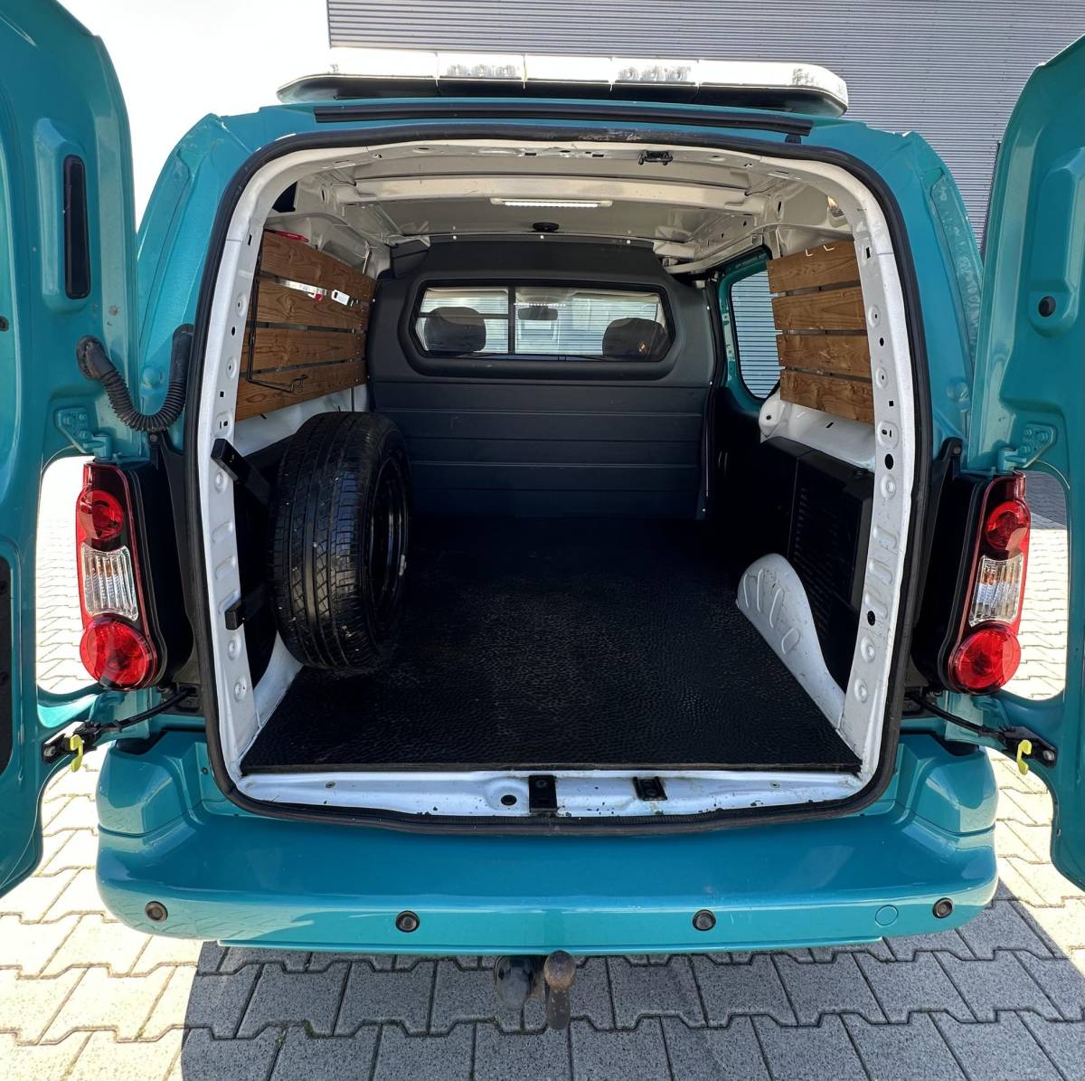 Peugeot Partner Peugeot Partner 4X4 Dangel