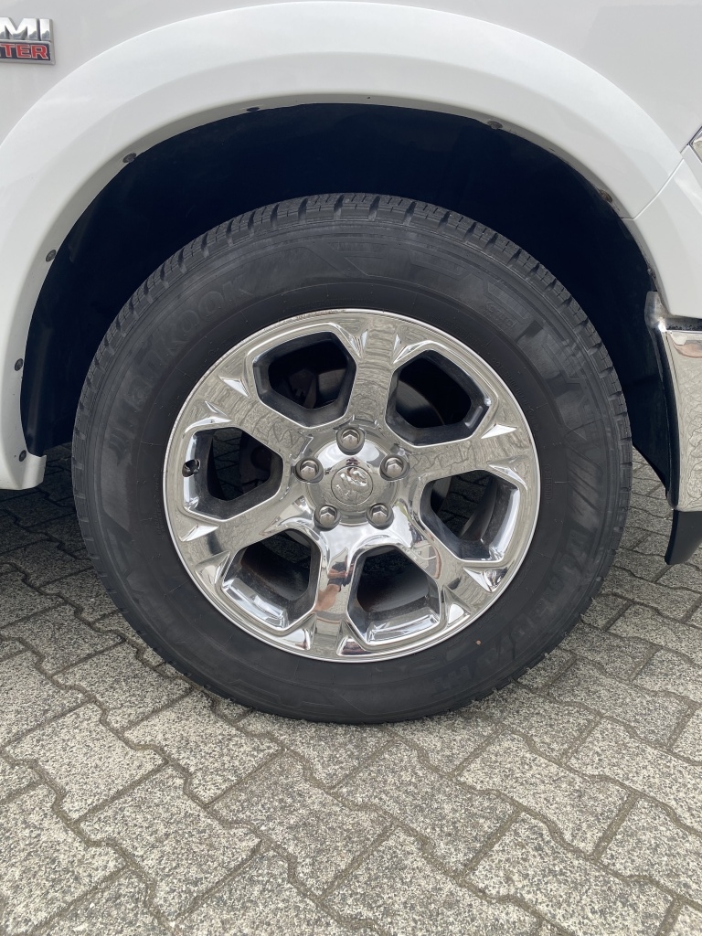 Dodge Ram 1500 Dodge Ram 1500 5.7 V8 1 Eigenaar. Zeer netjes.