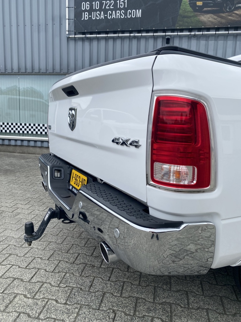 Dodge Ram 1500 Dodge Ram 1500 5.7 V8 1 Eigenaar. Zeer netjes.