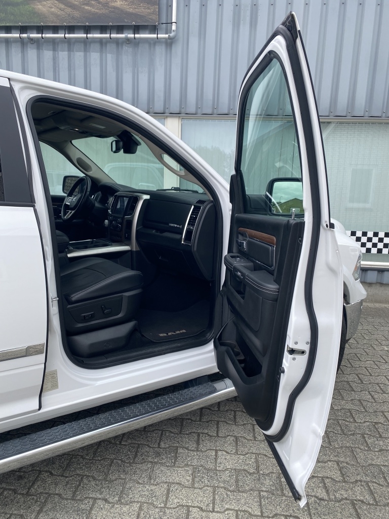 Dodge Ram 1500 Dodge Ram 1500 5.7 V8 1 Eigenaar. Zeer netjes.