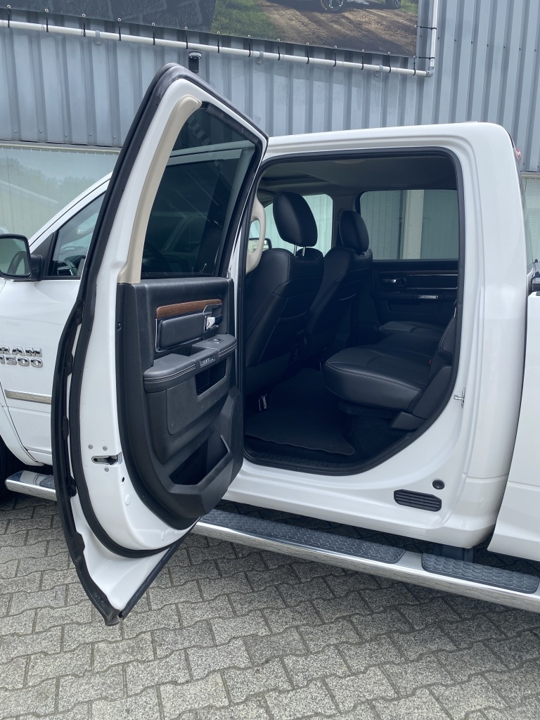 Dodge Ram 1500 Dodge Ram 1500 5.7 V8 1 Eigenaar. Zeer netjes.