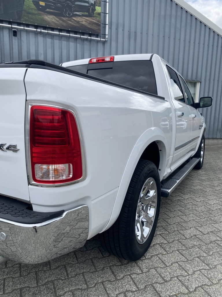 Dodge Ram 1500 Dodge Ram 1500 5.7 V8 1 Eigenaar. Zeer netjes.