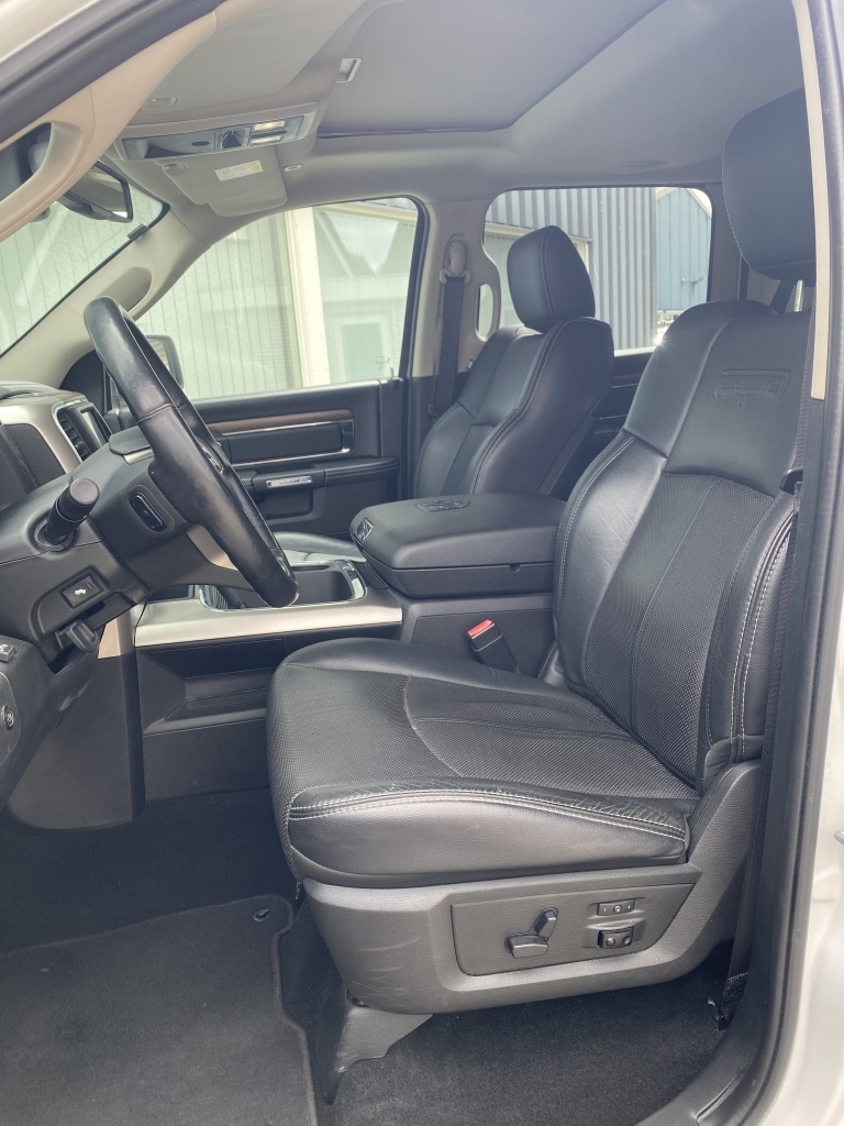 Dodge Ram 1500 Dodge Ram 1500 5.7 V8 1 Eigenaar. Zeer netjes.