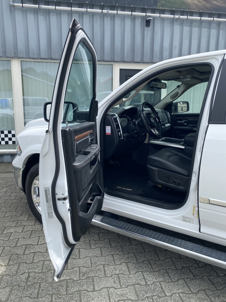 Dodge Ram 1500 Dodge Ram 1500 5.7 V8 1 Eigenaar. Zeer netjes.