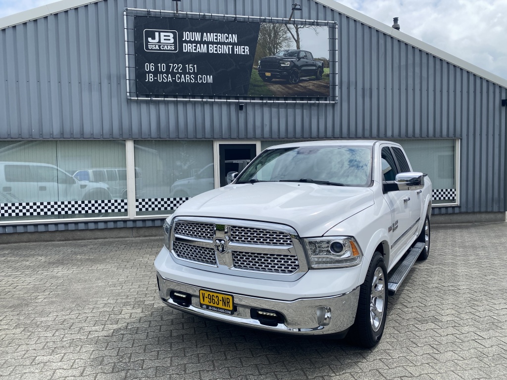 Dodge Ram 1500 Dodge Ram 1500 5.7 V8 1 Eigenaar. Zeer netjes.