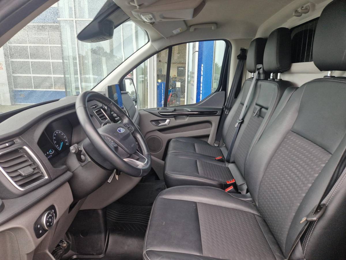Ford Transit Custom Ford Transit Custom 320 2.0 TDCI L1H1 Sport | 185PK! | ZEER NETTE AUTO! | Bi-Xenon | Winterpack | Navigatie | Camera achter | Led dagrijverlichting | Raptor grille | Leder/stof bekleding