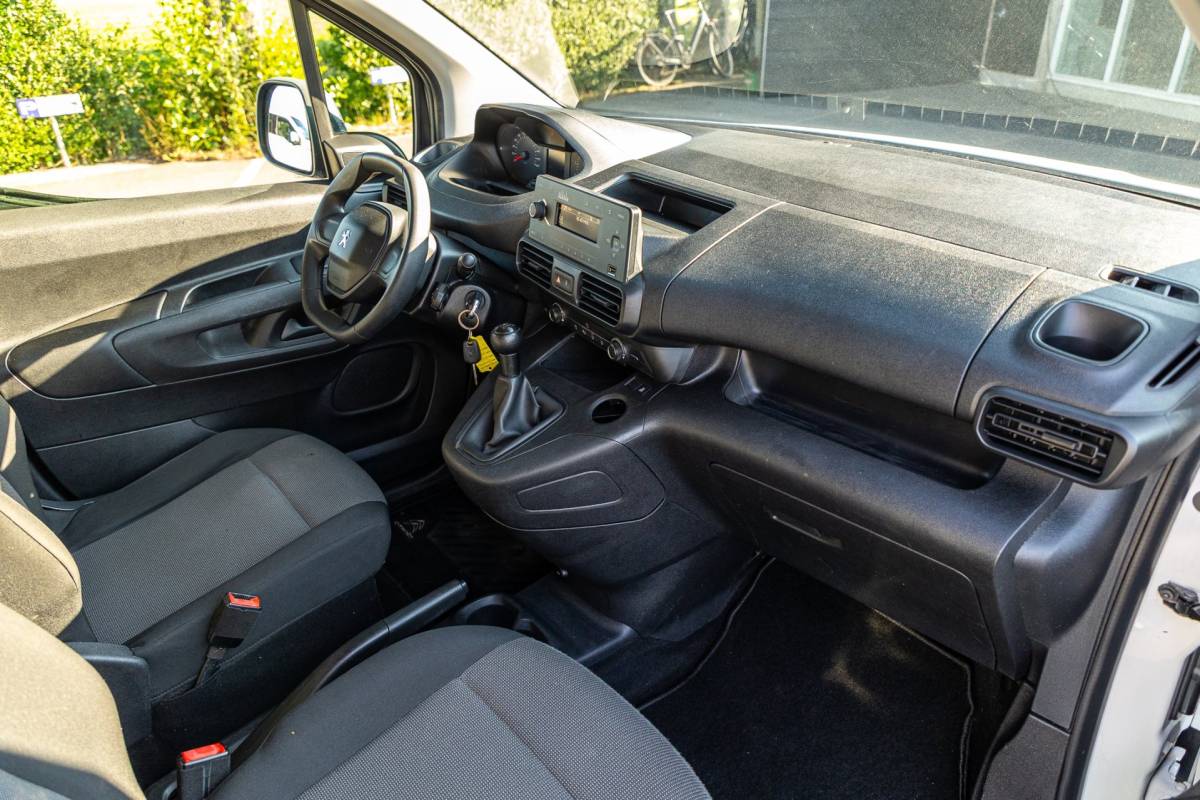 Peugeot Partner Peugeot Partner 1.6 BlueHDI Pro Trekhaak I Airco I Bluetooth I Betimmering I NAP I BTW