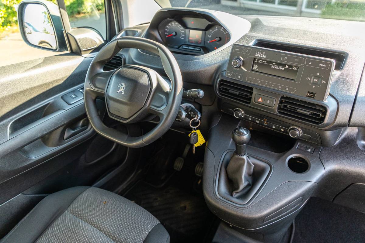 Peugeot Partner Peugeot Partner 1.6 BlueHDI Pro Trekhaak I Airco I Bluetooth I Betimmering I NAP I BTW